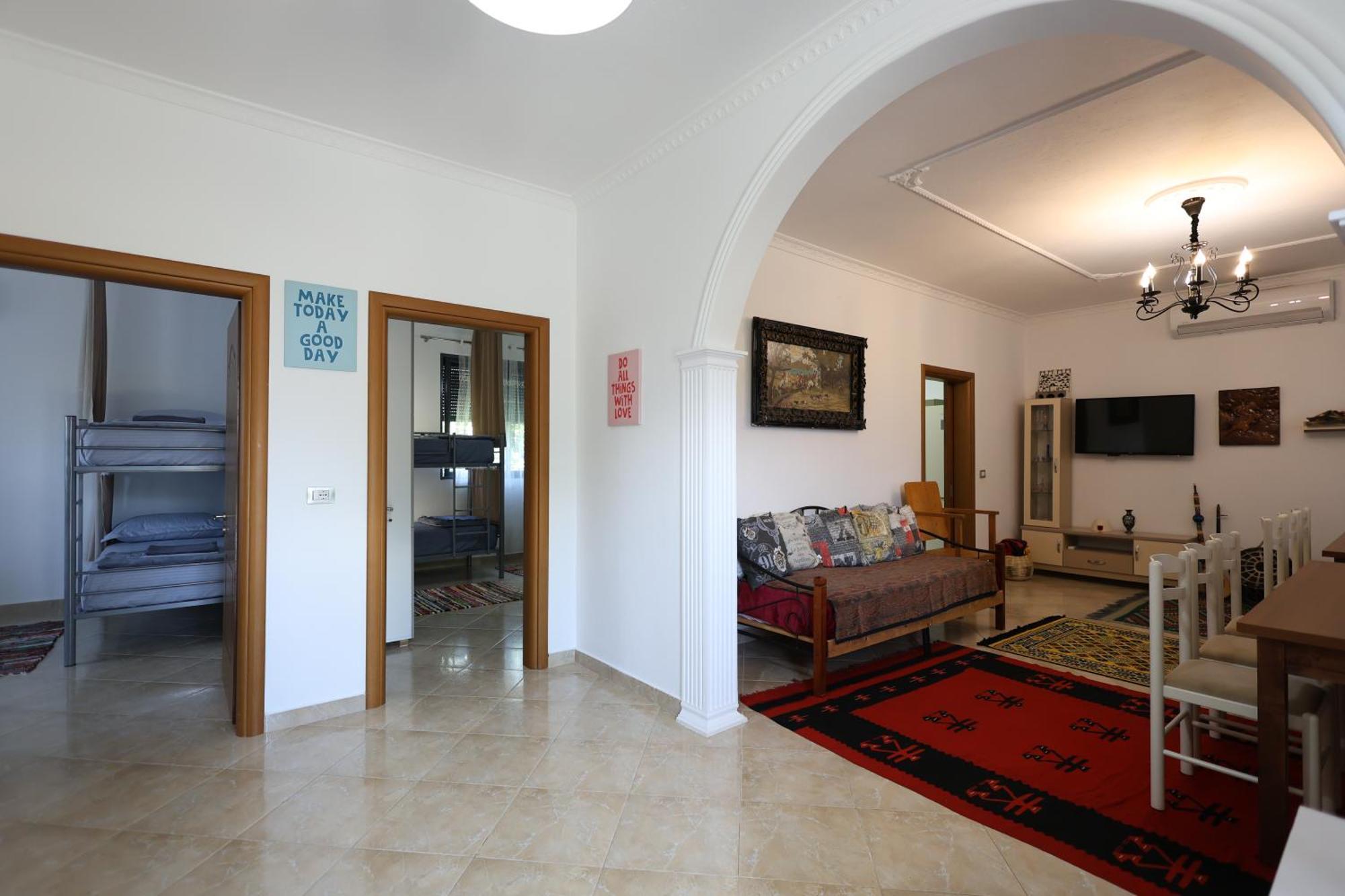 Baza Hostel - Swimming Pool Берат Экстерьер фото